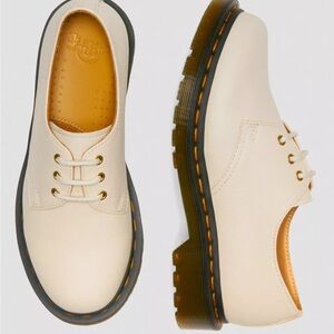 Dr Martens Women's BEIGE VIRGINIA Shoes Size 9/41